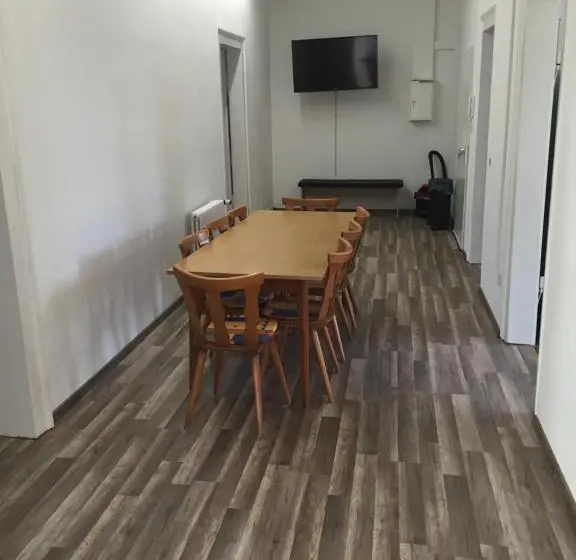 バス共有のスタンダードルーム, Unterkunft Göppingen