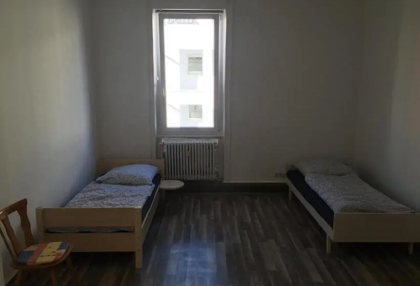 バス共有のスタンダードルーム, Unterkunft Göppingen