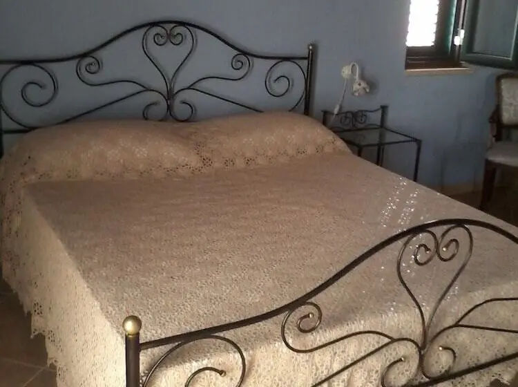 اتاق لوکس با بالکن و چشم‌انداز دریا, B&b Batarà   La Terrazza Del Centro