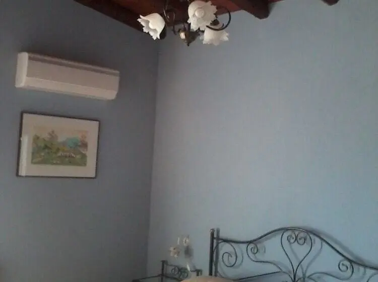 اتاق لوکس با بالکن و چشم‌انداز دریا, B&b Batarà   La Terrazza Del Centro