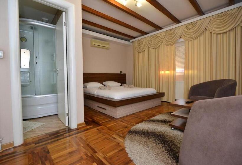 اتاق استاندارد, Garni Hotel Kaća