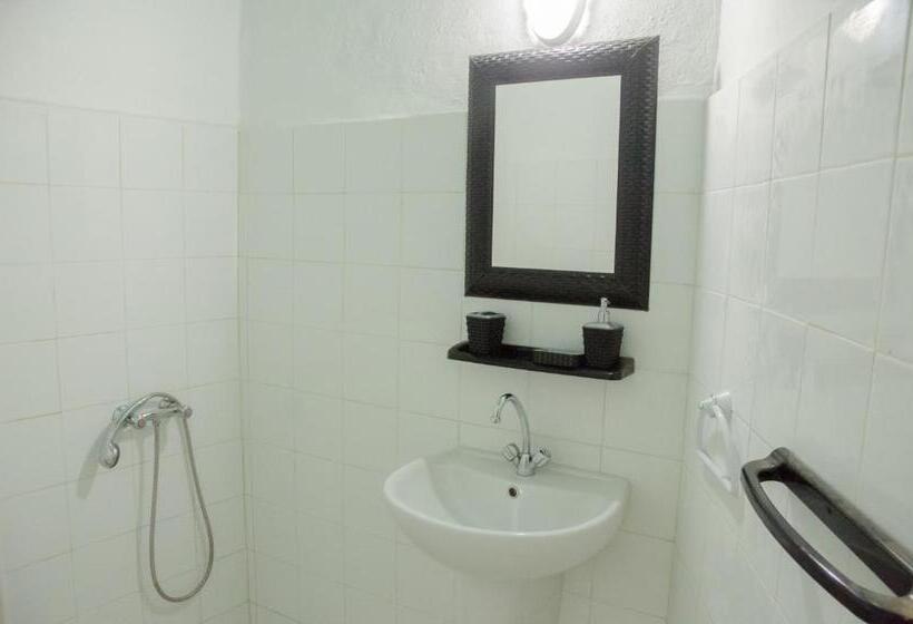 غرفة قياسية ثلاثية, Djerba Erriadh