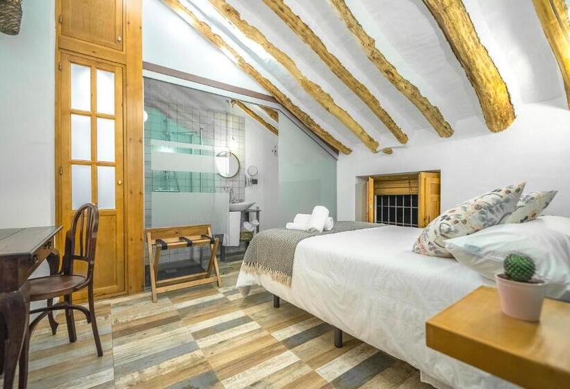 חדר סטנדרט, Manuel De La Capilla