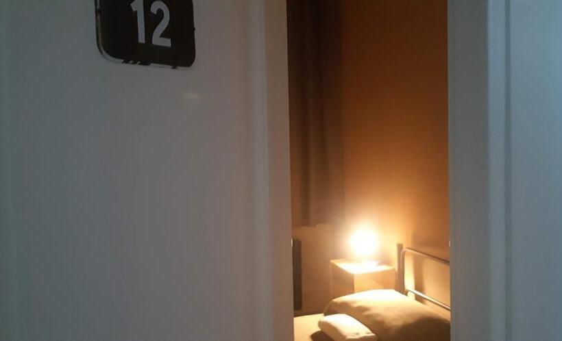 اتاق استاندارد با سرویس بهداشتی مشترک, Ostello Tasso