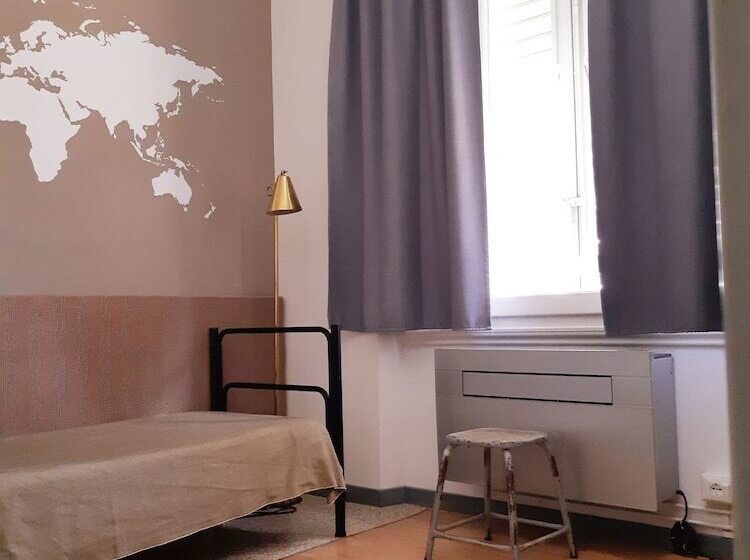 اتاق استاندارد با سرویس بهداشتی مشترک, Ostello Tasso