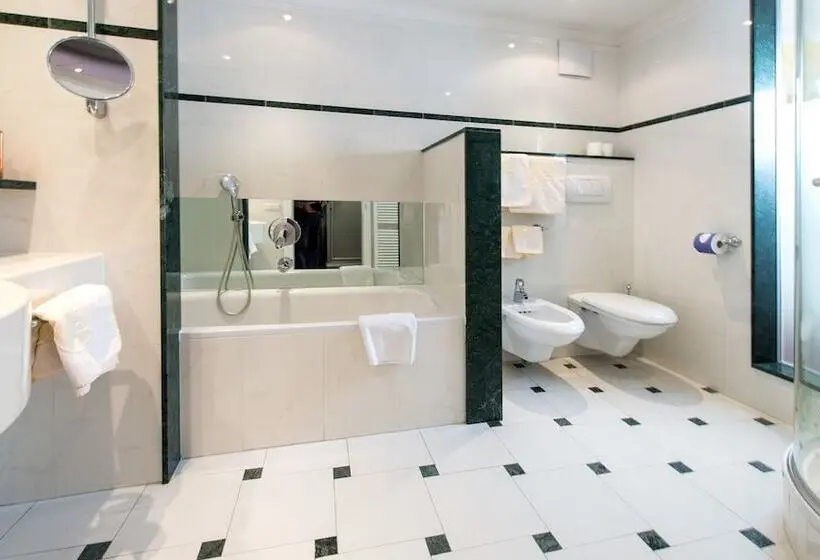 Standard-huone Järvinäkymä, Parc Hotel Am See