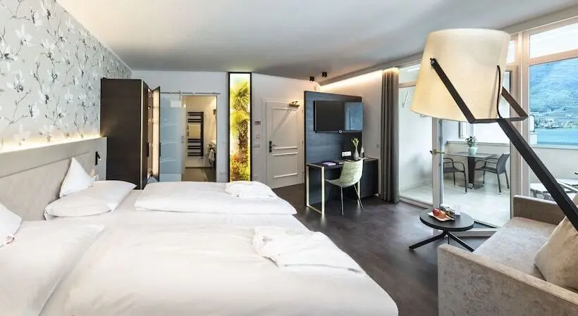 Standard-huone Järvinäkymä, Parc Hotel Am See