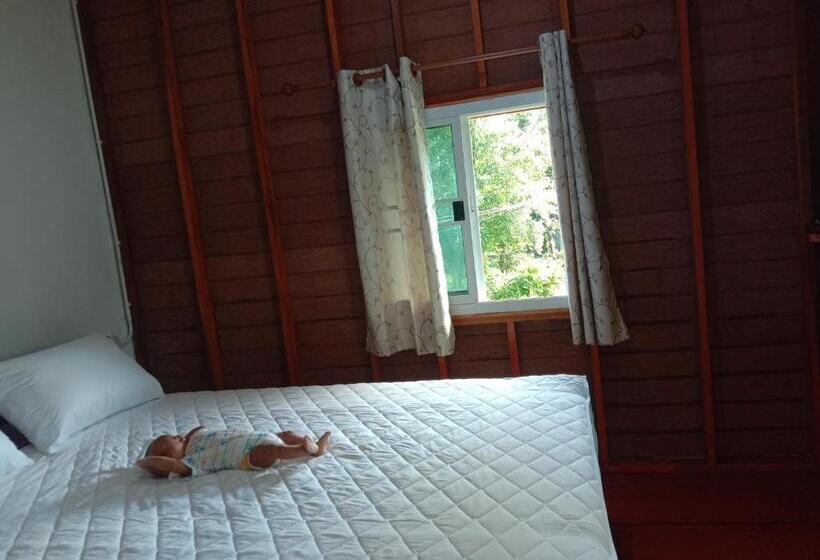 בקתה דלוקס, Cha Bungalow