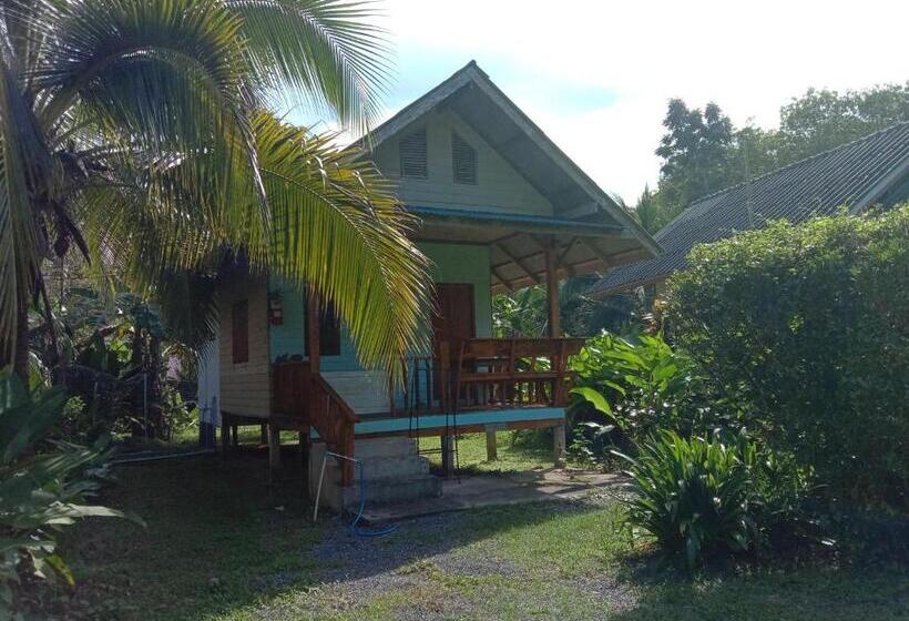 Standard Bungalow Garden View, Cha Bungalow