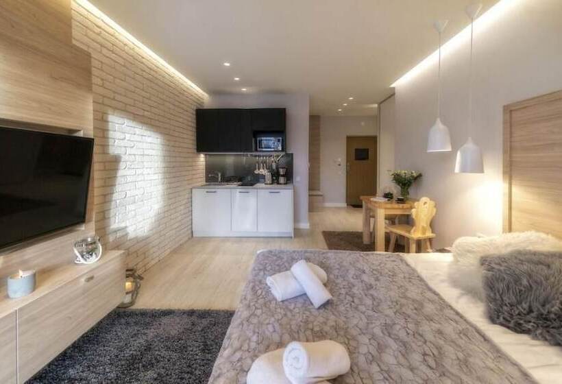 استودیوی استاندارد, Aparthotel Giewont