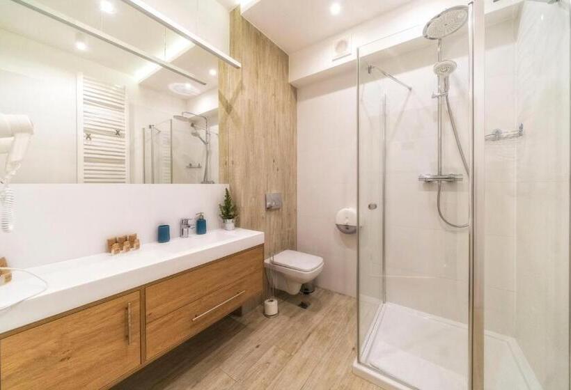 2 Bedroom Apartment with Pool, Aparthotel Giewont