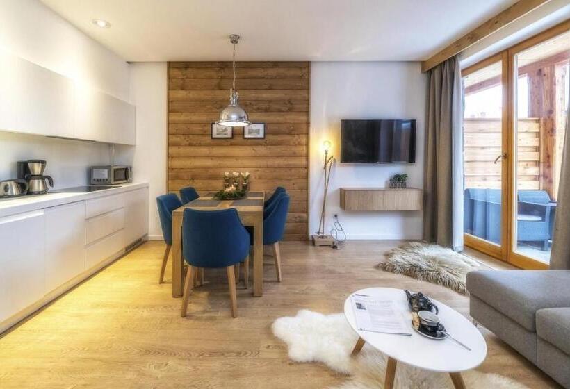 2 Bedroom Apartment with Pool, Aparthotel Giewont