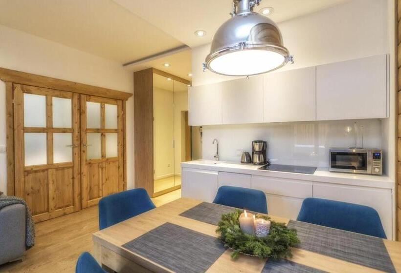 2 Bedroom Apartment with Pool, Aparthotel Giewont