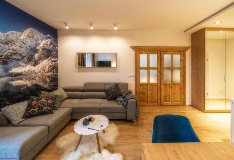 Апартаменты 2 Спальни с Бассейном, Aparthotel Giewont