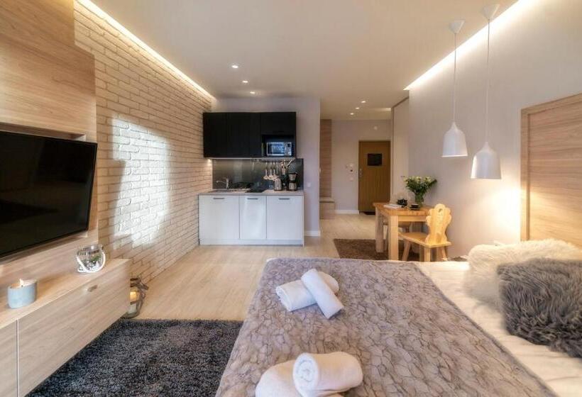 استودیوی استاندارد, Aparthotel Giewont