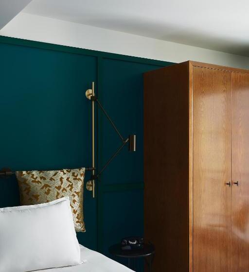 Chambre Deluxe, Le Ballu