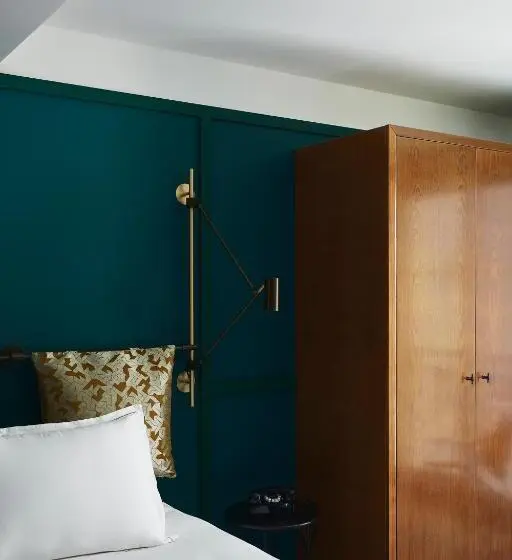 Chambre Deluxe, Le Ballu