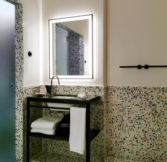 Chambre Deluxe, Le Ballu