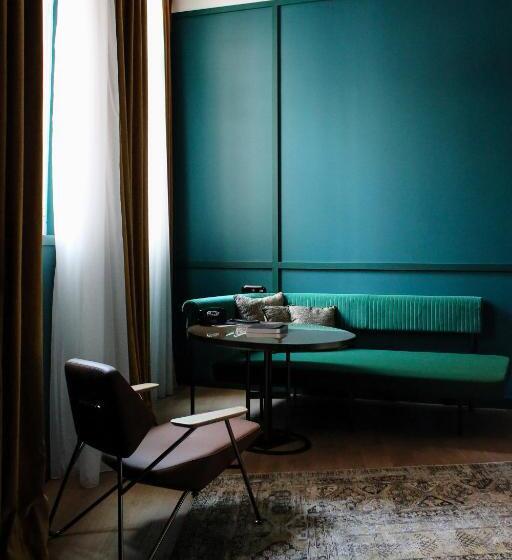 Chambre Deluxe, Le Ballu