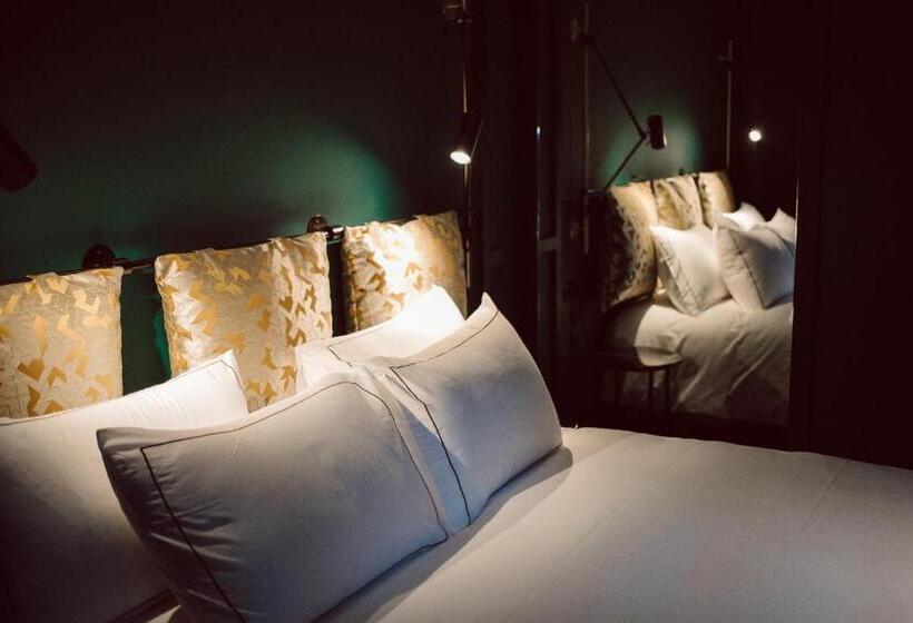 Chambre Deluxe, Le Ballu