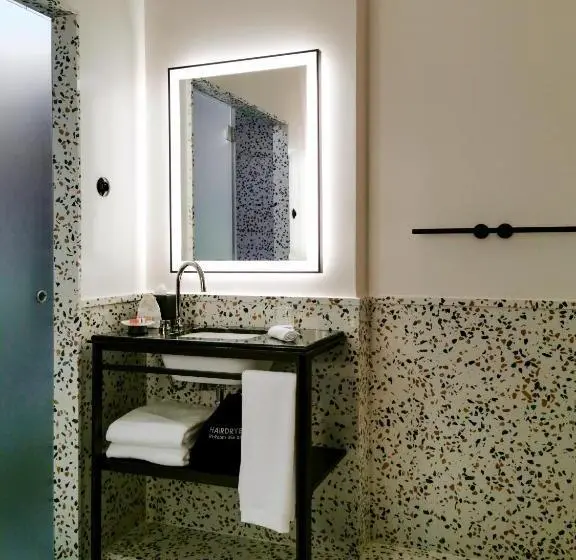 Chambre Familiale, Le Ballu