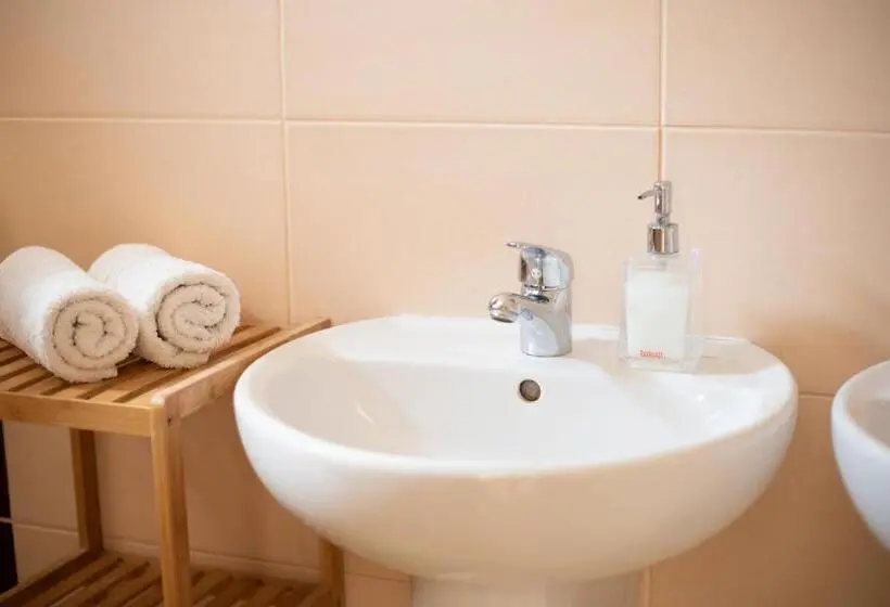 سوییت خانوادگی, Guest House Fleurs
