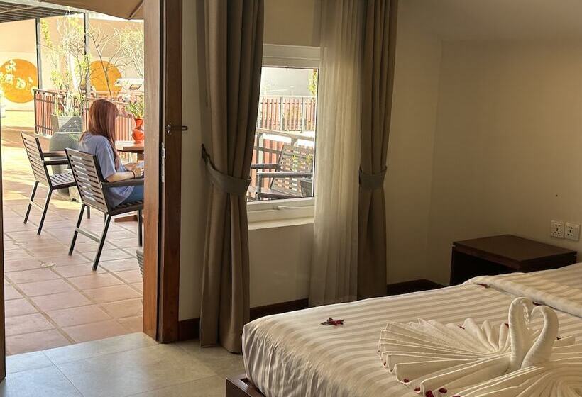 سوییت خانوادگی, Indra Angkor Residence