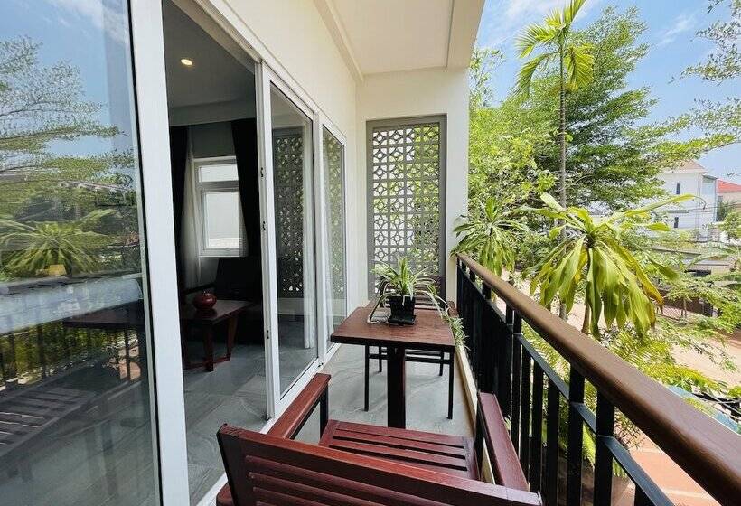 اتاق خانوادگی, Indra Angkor Residence