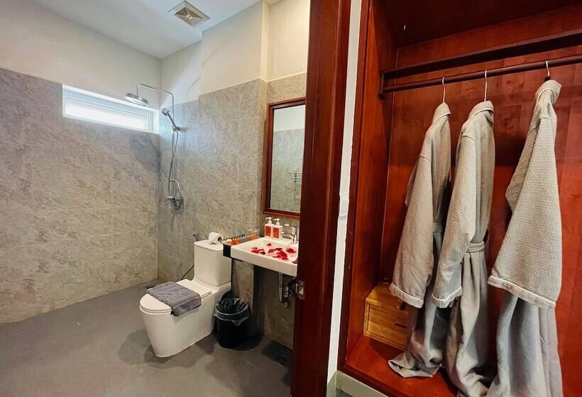 اتاق خانوادگی, Indra Angkor Residence