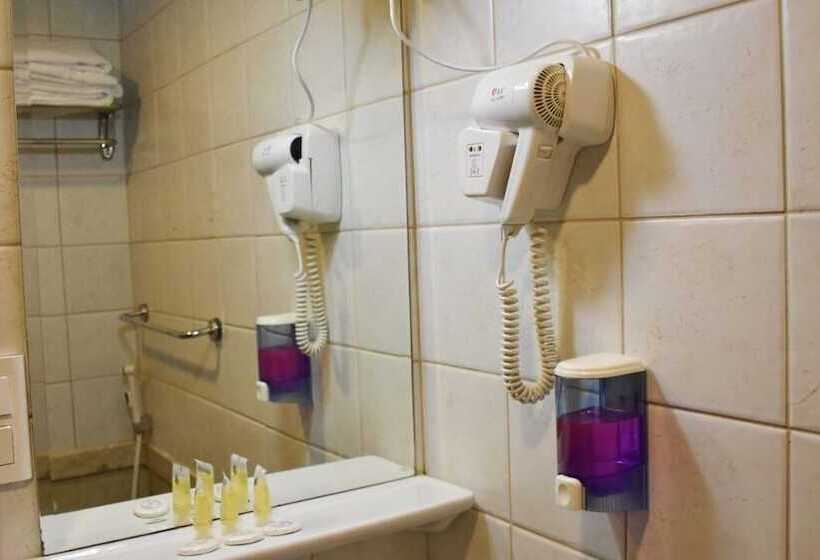 اتاق ساده سه‌ نفره, Mirage Al Salam