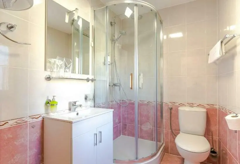 Standard-huone, Apartments And Rooms With Wifi Split   16550