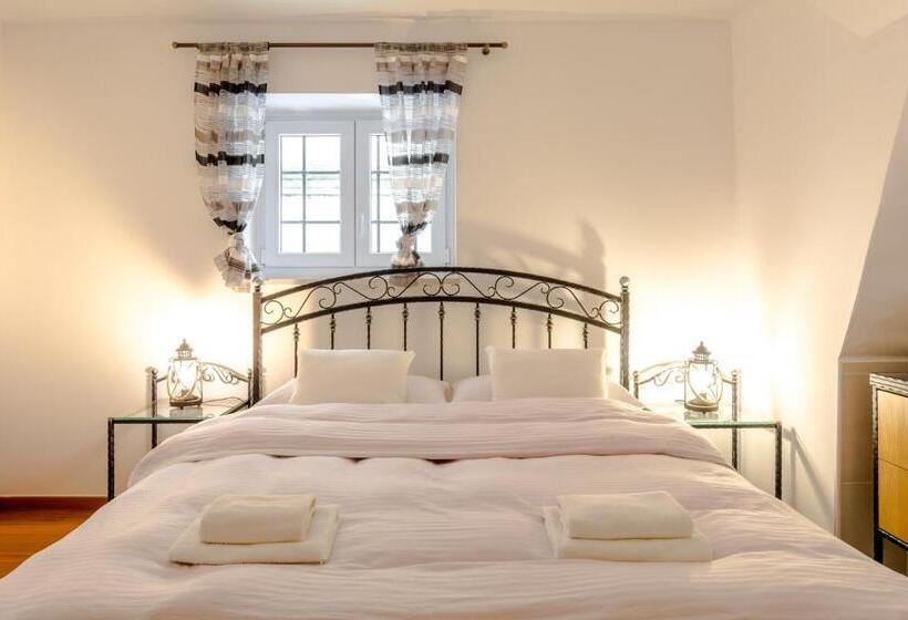 דירת 2 חדרים עם טרסה, Apartments And Rooms With Wifi Split   16550