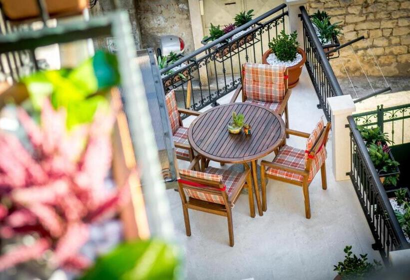 Apartamento 1 Quarto com Terraço, Apartments And Rooms With Wifi Split   16550