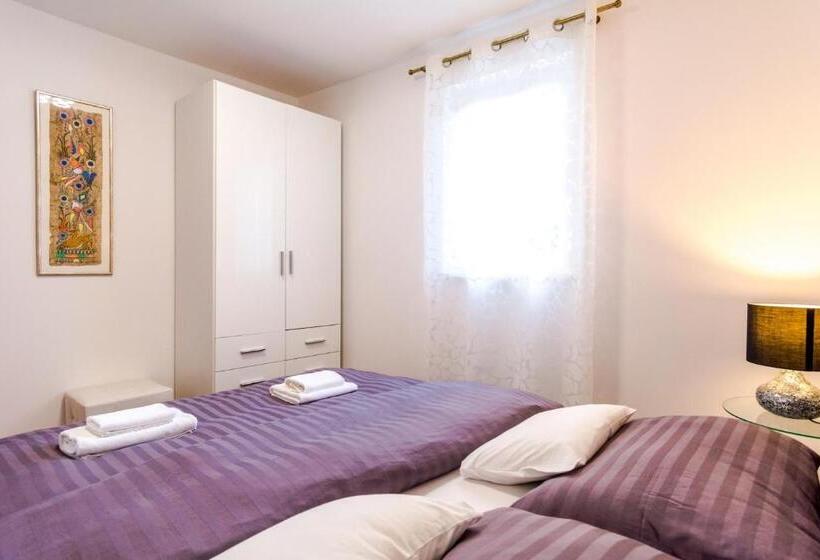 Apartamento 1 Quarto com Terraço, Apartments And Rooms With Wifi Split   16550