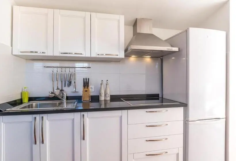 Standard-studio Parveke, Apartments And Rooms With Wifi Split   16550