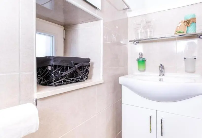 Standard-studio Parveke, Apartments And Rooms With Wifi Split   16550