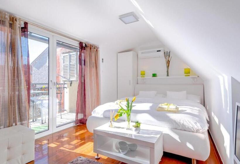 סטודיו סטנדרט עם מרפסת, Apartments And Rooms With Wifi Split   16550