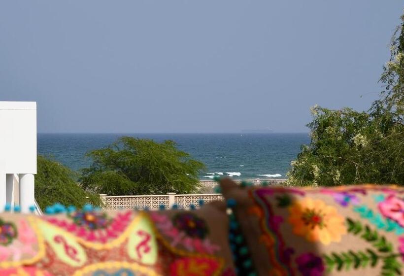 سوییت سوپریور, Behlys Boutique