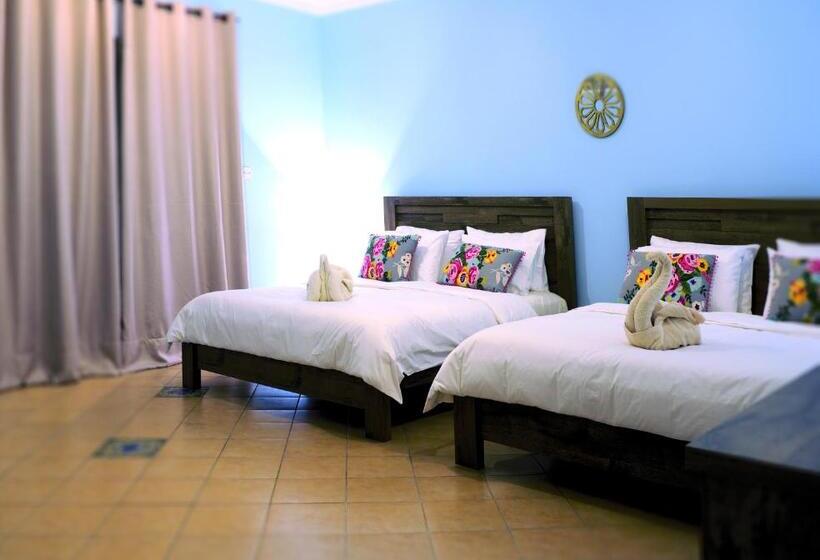 سوییت سوپریور, Behlys Boutique