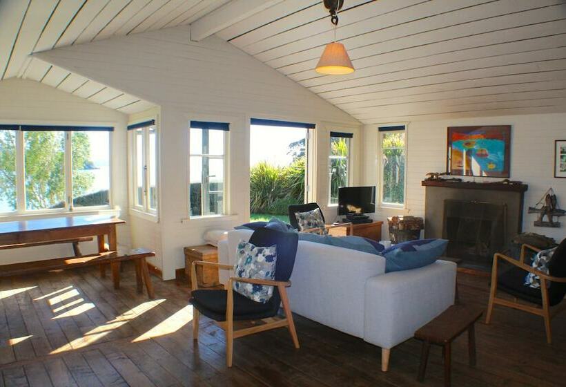 침실 4개 주택, The Beachfront Bach