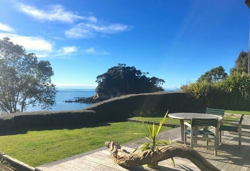 침실 4개 주택, The Beachfront Bach