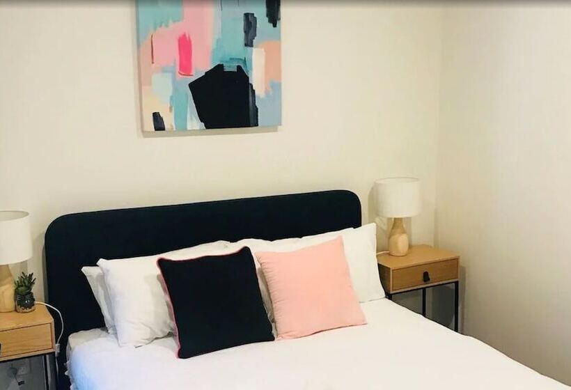 침실 1개 아파트, Saint Domain