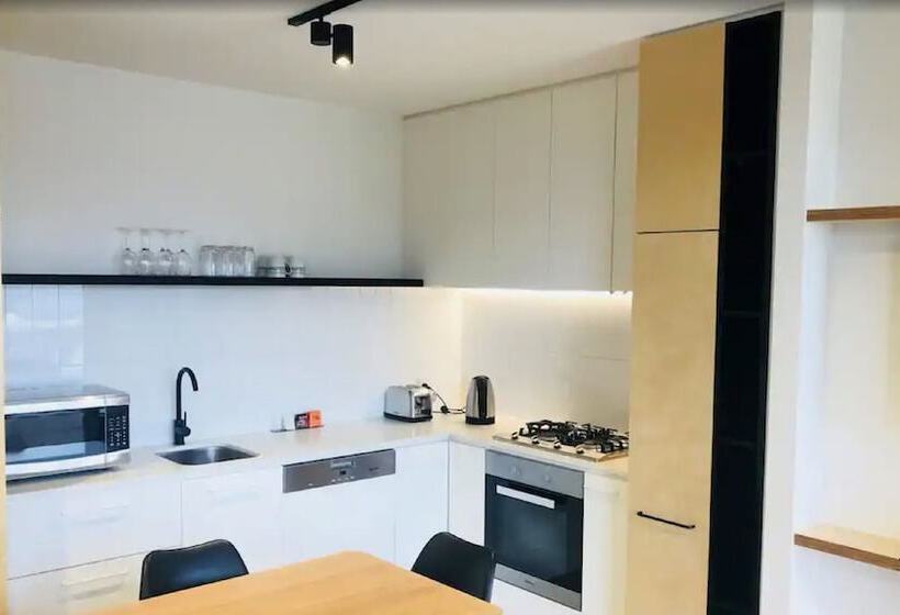 침실 2개 아파트, Saint Domain