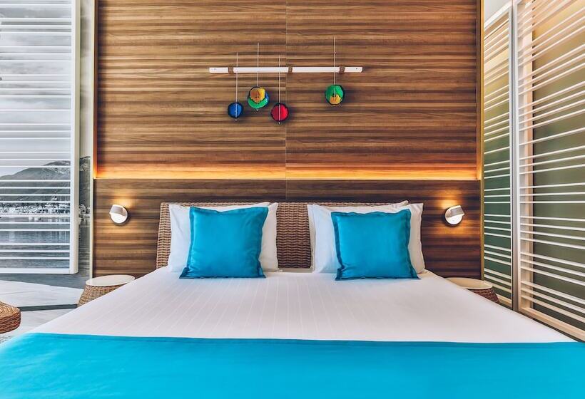 اتاق لوکس با چشم‌انداز دریا, Carine Hotel Kumbor Superior