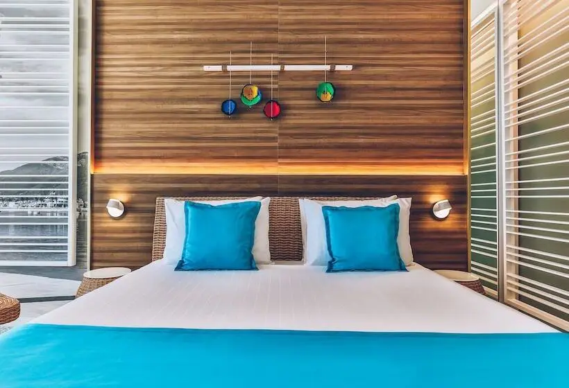 اتاق لوکس با چشم‌انداز دریا, Carine Hotel Kumbor Superior