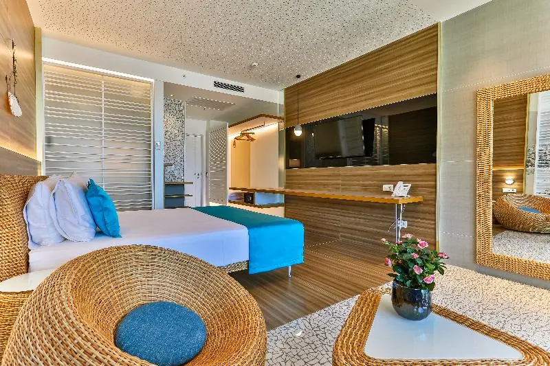 Deluxe Family Room