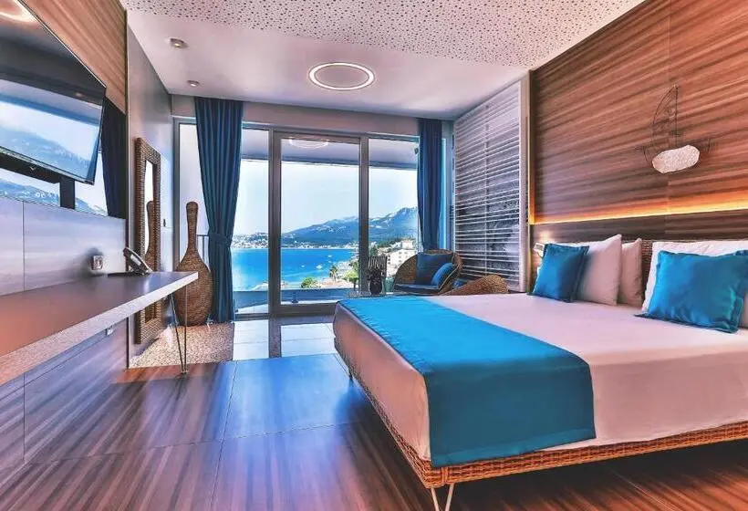 اتاق لوکس با چشم‌انداز دریا, Carine Hotel Kumbor Superior