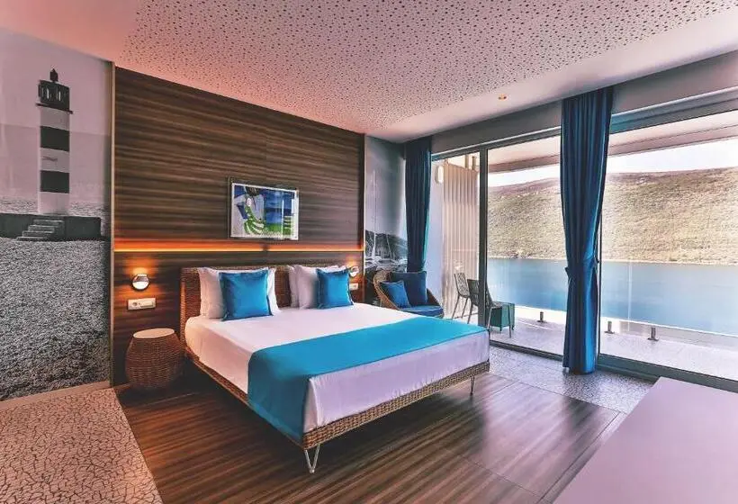 اتاق استاندارد با چشم‌انداز دریا, Carine Hotel Kumbor Superior