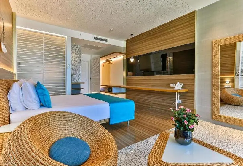 اتاق استاندارد با چشم‌انداز دریا, Carine Hotel Kumbor Superior