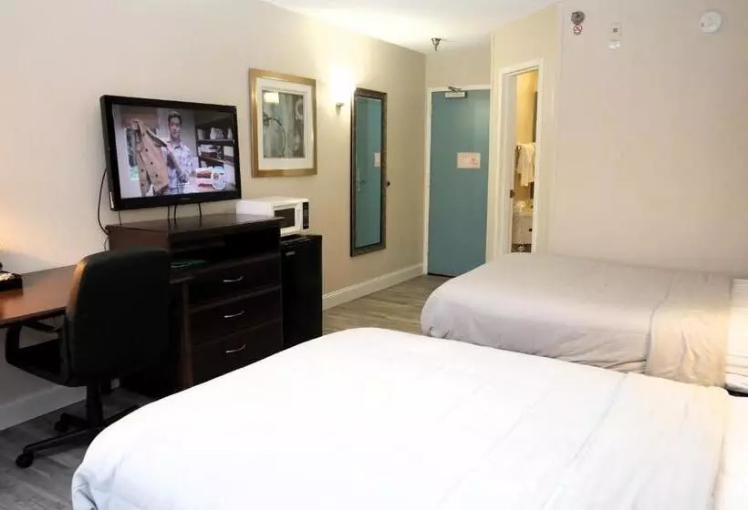 Sviitti, Copley Inn & Suites, Copley Akron